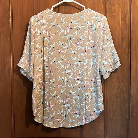 Ann Taylor Top - Picture 2 of 4